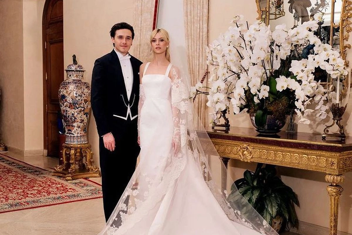 Benarkah Victoria Beckham Membatalkan Gaun Pernikahan Nicola Peltz di Menit Terakhir?