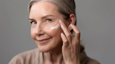 5 Sunscreen Lokal untuk Hempas Flek Hitam Usia 55 Tahun ke Atas