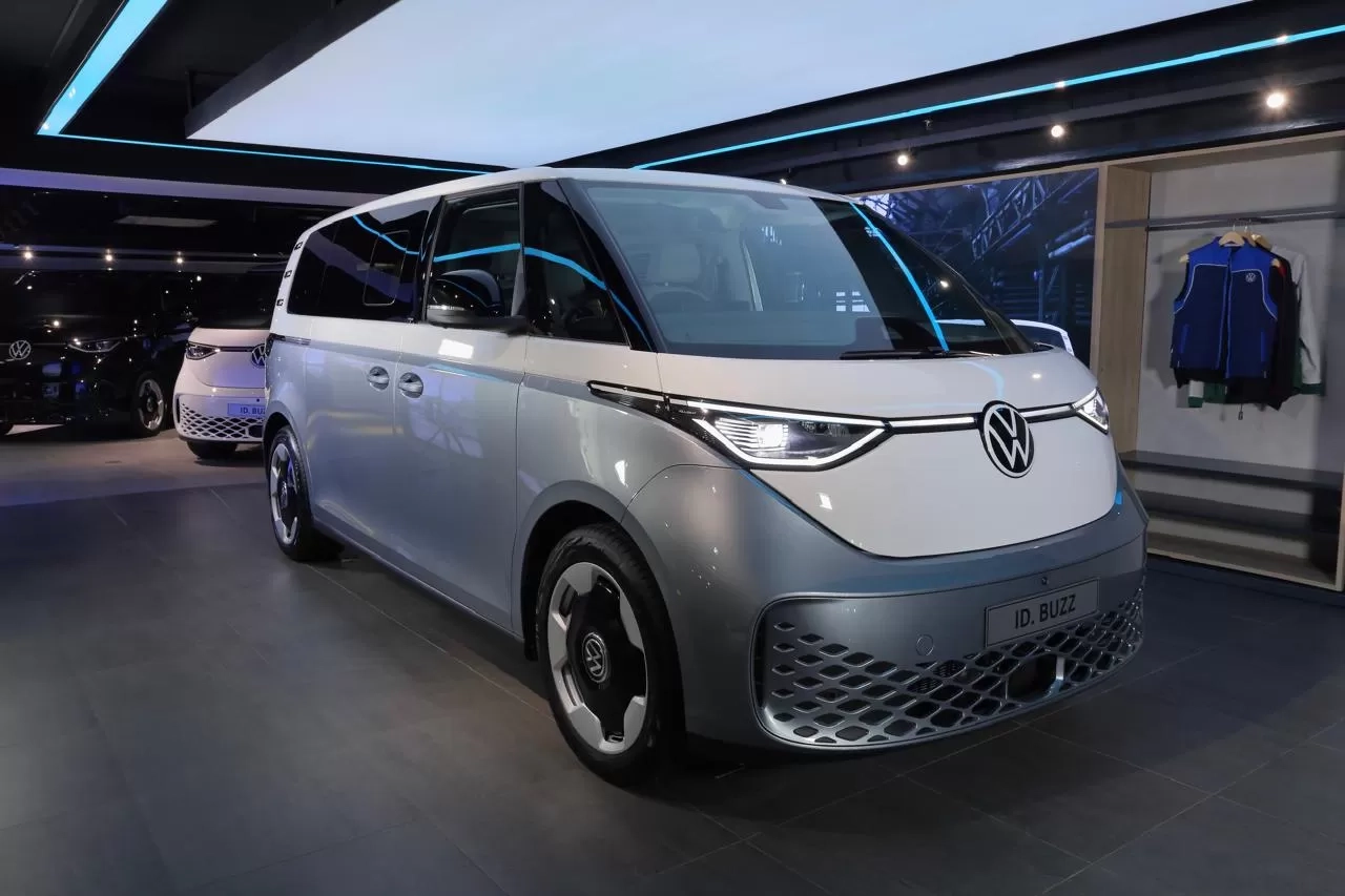 Volkswagen Luncurkan ID. Buzz White Signature Edition, Simbol Quiet Luxury di Jalan Raya
