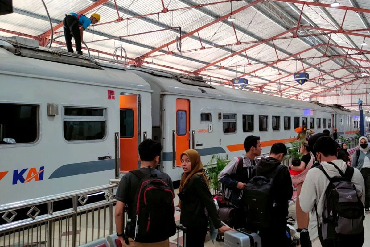 Angkut Hampir 500.000 Penumpang, KA Brantas Jadi Denyut Ekonomi Jalur Jawa