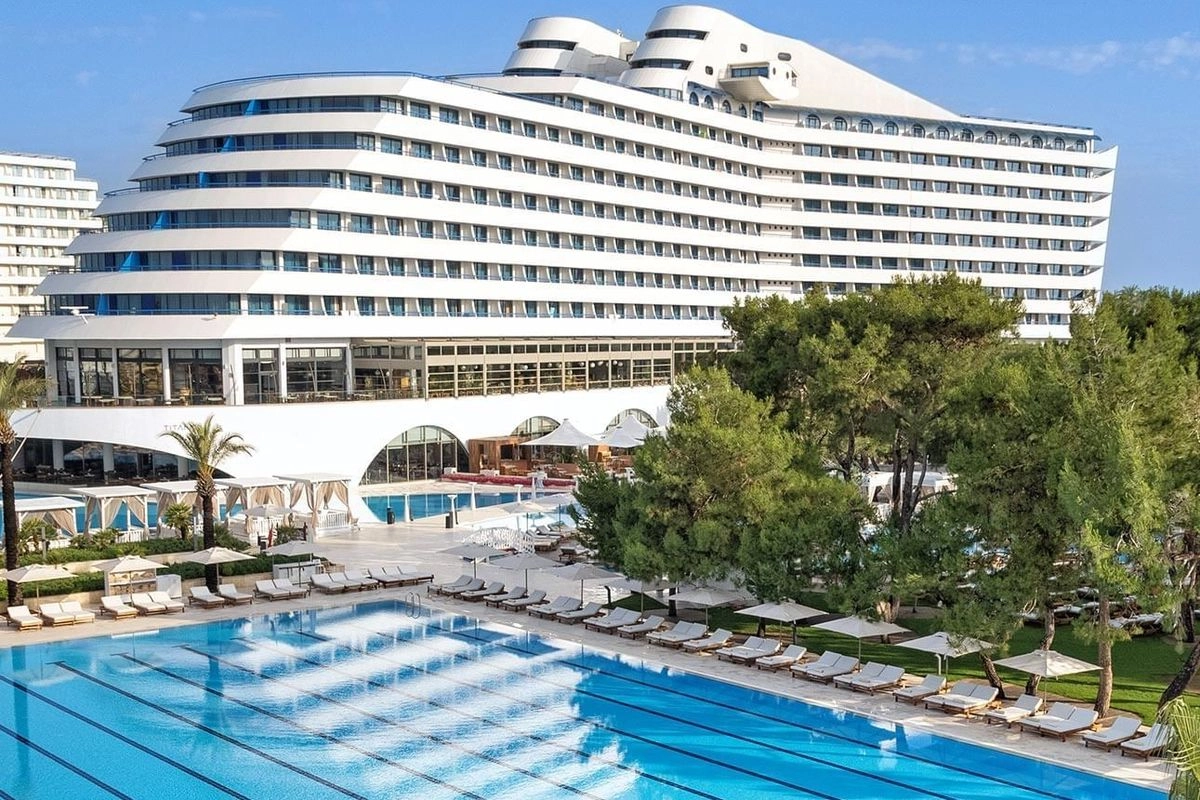 Hotel Ini Bikin Liburan Serasa di Kapal Pesiar, Ada 7 Kolam Renang dan Beragam Kuliner