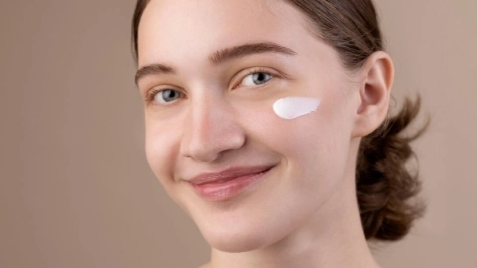 6 Sunscreen yang Tidak Menyumbat Pori dan Aman untuk Kulit Berjerawat