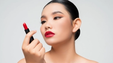 Apa Bedanya Lip Cream dan Lipstik? Ini 5 Pilihan Praktis untuk Sehari-hari