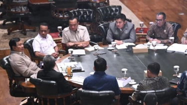 Baru Tiba dari Luar Negeri, Prabowo Langsung Kumpulkan Menteri di Hambalang