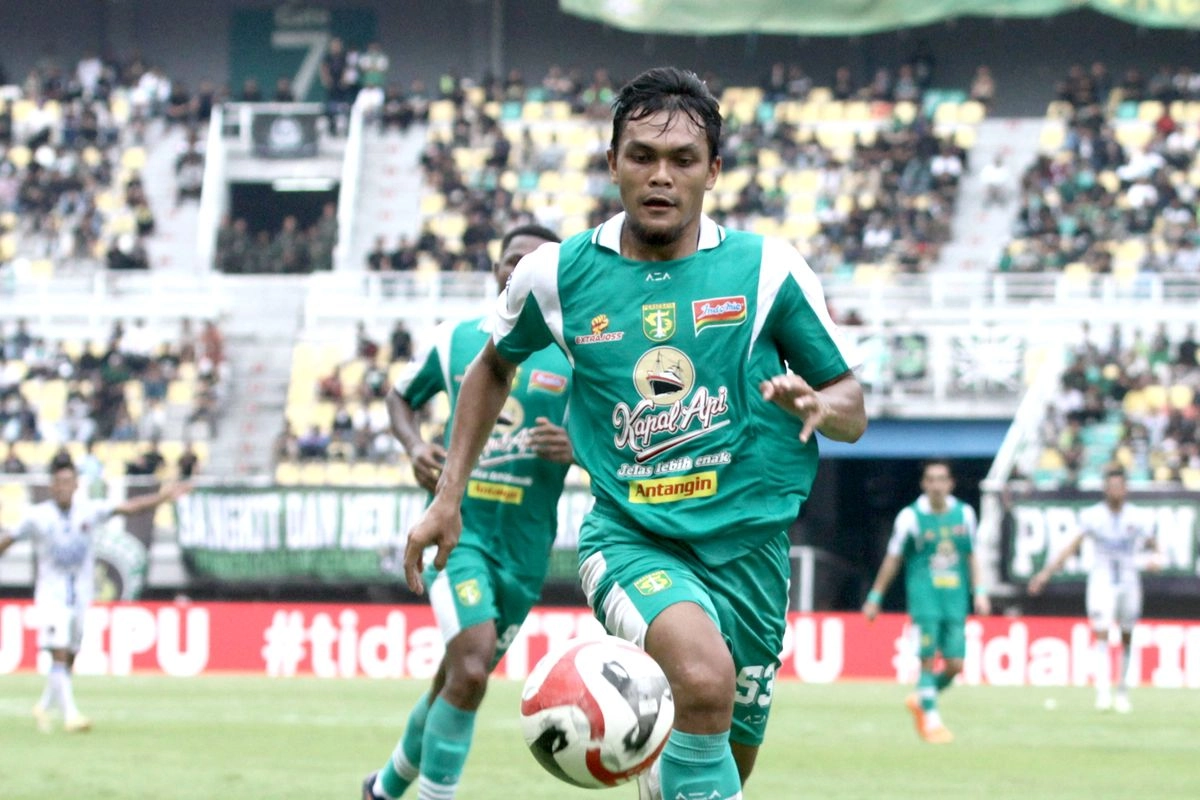 Saat Rachmat Irianto Bikin Pelatih Persebaya Ingat Maradona...