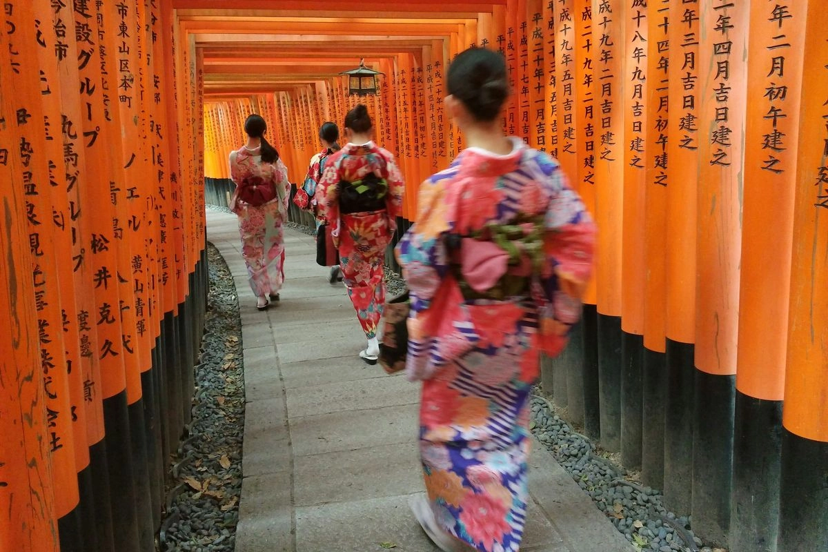 China Larang Warganya Liburan ke Jepang, Batalkan 49 Rute Penerbangan