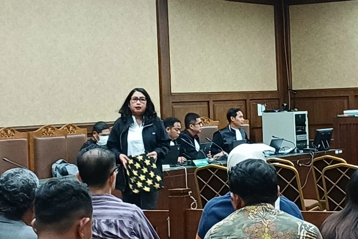 Istri Ariyanto Bakri Sebut Marcella Santoso Hanya Pegawai Suami di Sidang Suap Hakim CPO