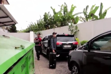 KPK Geledah Kantor Dinas Perkim Madiun, Sita Sejumlah Dokumen