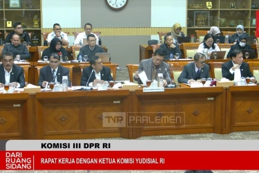 KY di Komisi III: MA Minta Hakim Agung Ditambah dari 60 Jadi 70