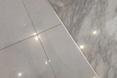 Tak Boleh Asal, Ahli Konstruksi Beberkan Tips Pasang Keramik di Lantai Tingkat