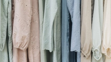 5 Tren Warna Baju Lebaran 2026, Bikin Penampilan Makin Fresh dan Elegan