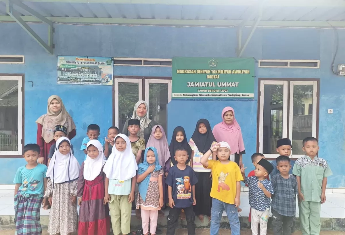 Belajar di Lantai, Tapi Mimpi Harus Setinggi Langit: Kisah Ibu Inspiratif PNM