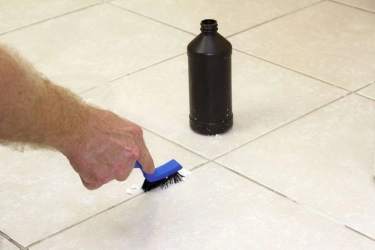 Ahli Konstruksi Bocorkan Tips Pasang Keramik di Lantai Dasar