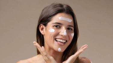 3 Sunscreen Korea untuk Mencerahkan Kulit Berminyak di Usia 40 Tahun ke Atas, Hasil Matte