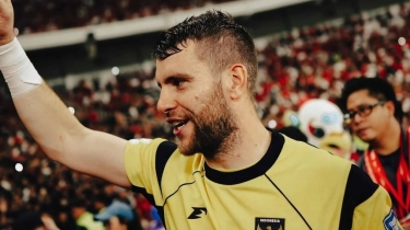 Hitung-hitungan Maarten Paes Jadi Kiper Utama Ajax Amsterdam, Apa Saja Aturannya?