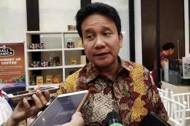 Mirza Adityaswara Mundur dari Jabatan Wakil Ketua OJK