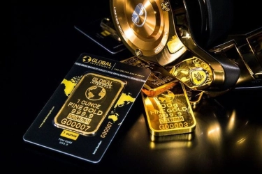 Harga Emas dan Perak Dunia Koreksi Jelang Pengumuman Calon Ketua Fed