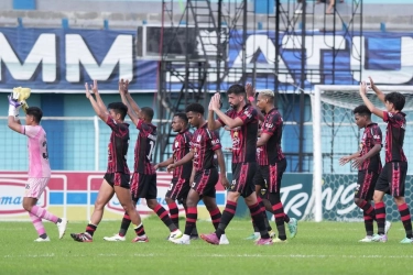 Persipura Jayapura Libas Persiku, Persembahan untuk Mettu Duaramuri