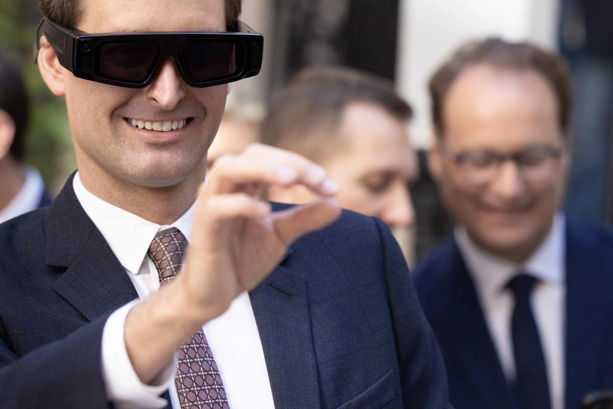 Snapchat Pisahkan Bisnis Kacamata AR, Bentuk Perusahaan Baru Specs Inc.