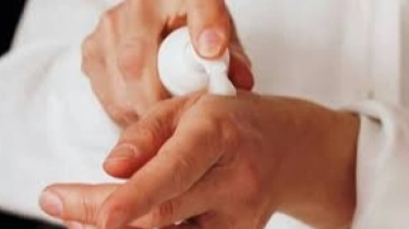4 Body Butter Wardah untuk Hidrasi Kulit Kering Lansia Usia 55 Tahun ke Atas