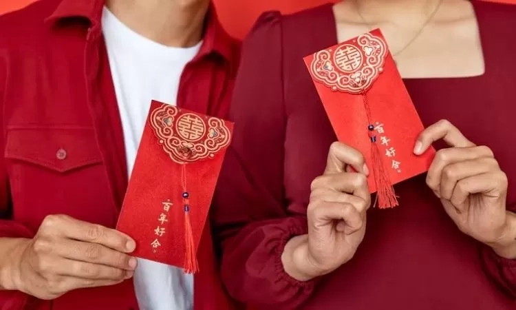 Bukan Sekadar Amplop Merah, Ini 6 Aturan Tak Tertulis Seputar Angpao di Hari Imlek