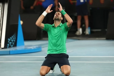 Novak Djokovic Kalahkan Jannik Sinner, Siap Lawan Carlos Alcaraz di Final Australia Open