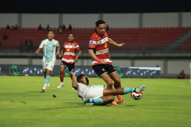 Hasil Madura United Vs PSBS 0-0: Tiang Berulang-ulang, Tanpa Pemenang