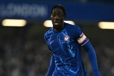 Dilirik AC Milan, Axel Disasi Langsung Banting Haluan