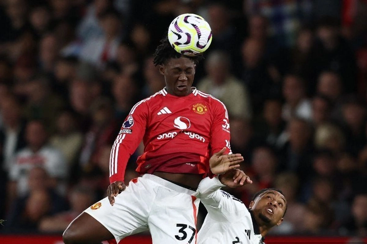 Michael Carrick Tandai Kobbie Mainoo Usai Bawa Man United Menang 3-2 Lawan Fulham