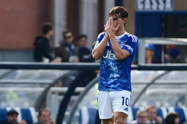 Nico Paz Menangis Usai Gagal Penalti di Como Vs Atalanta, Fabregas Beri Dukungan