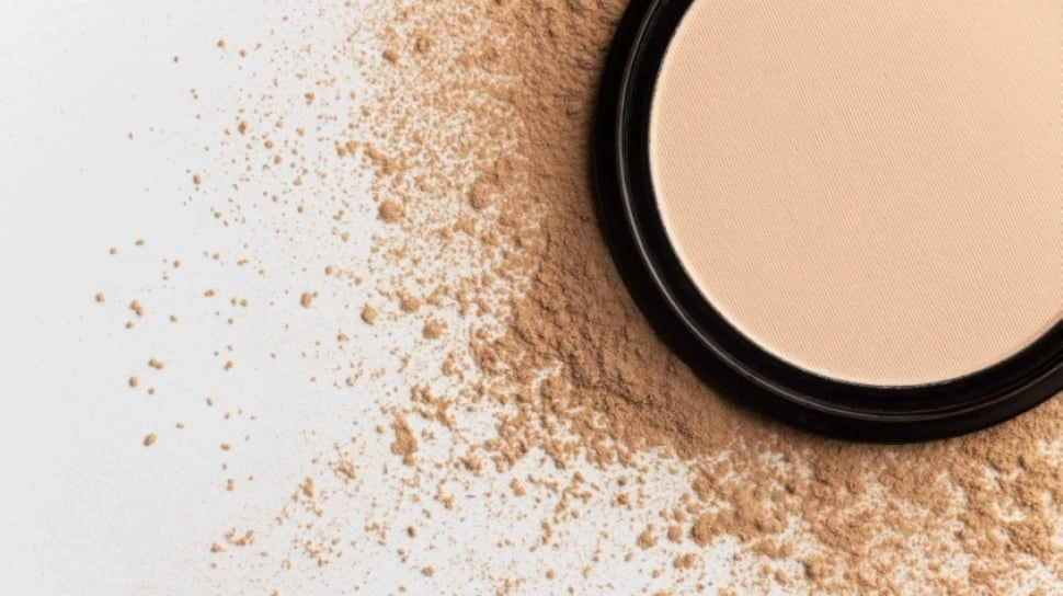 5 Bedak untuk Samarkan Tanda Penuaan Usia 55 Tahun, Hasil Makeup Tidak Crack