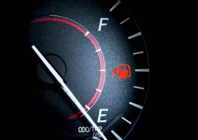 Tanpa Disadari, Ini 7 Kebiasaan Sepele yang Bikin Bensin Mobil Kamu Cepat Habis