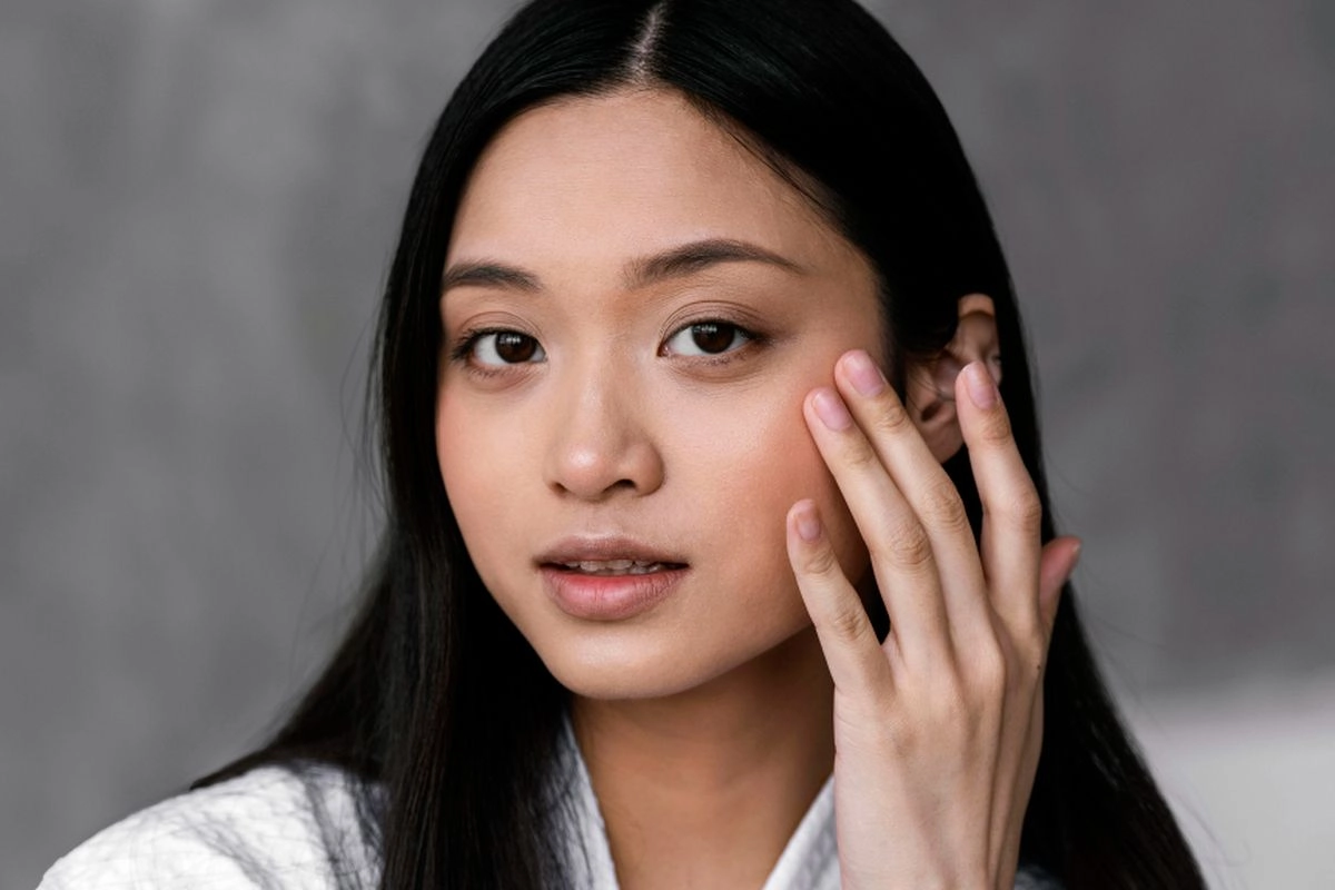 7 Penyebab Area Bawah Mata Hitam Menurut Dokter Kulit