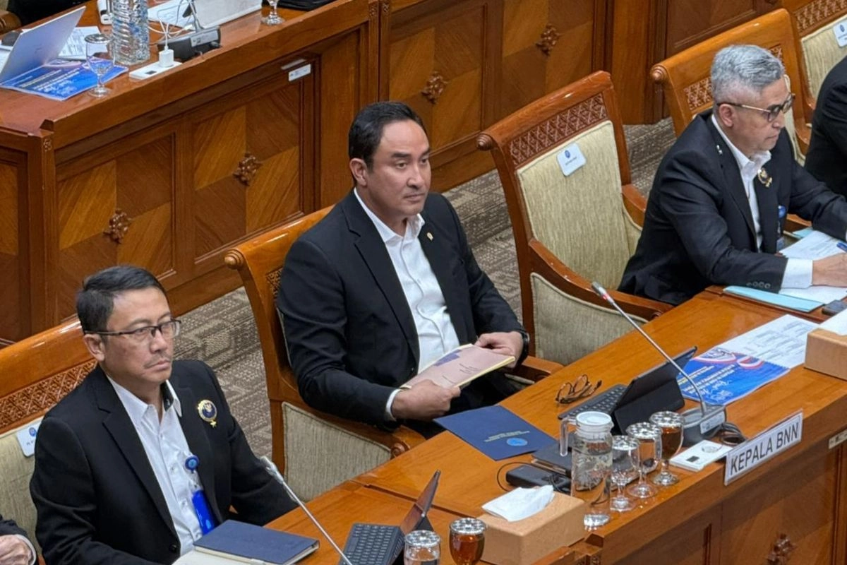 Anggota DPR Cecar Kepala BNN soal Whip Pink, Soroti Tulisan Halal di Tabung