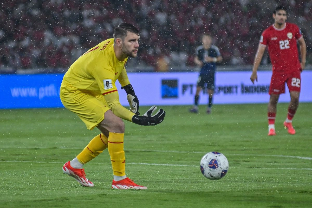 Maarten Paes Sang ''Monster'', Kiper Berpengalaman yang Dibutuhkan Ajax