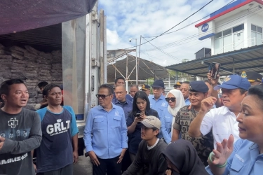 Nelayan Angke Curhat Ke Titiek Soeharto, 48 Jam Baru Bisa Sandarkan Kapal