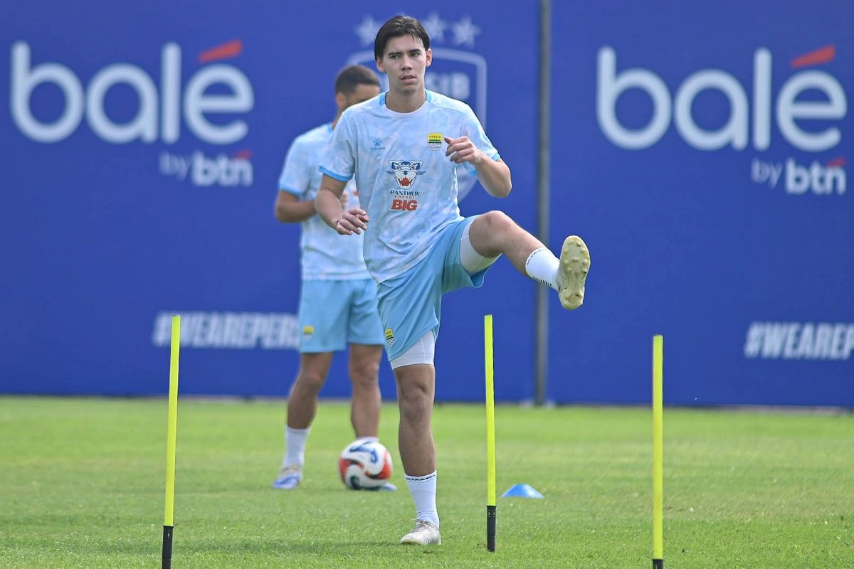 Pelatih Persib Pantau Kondisi Dion Markx, Debut Lawan Malut United?