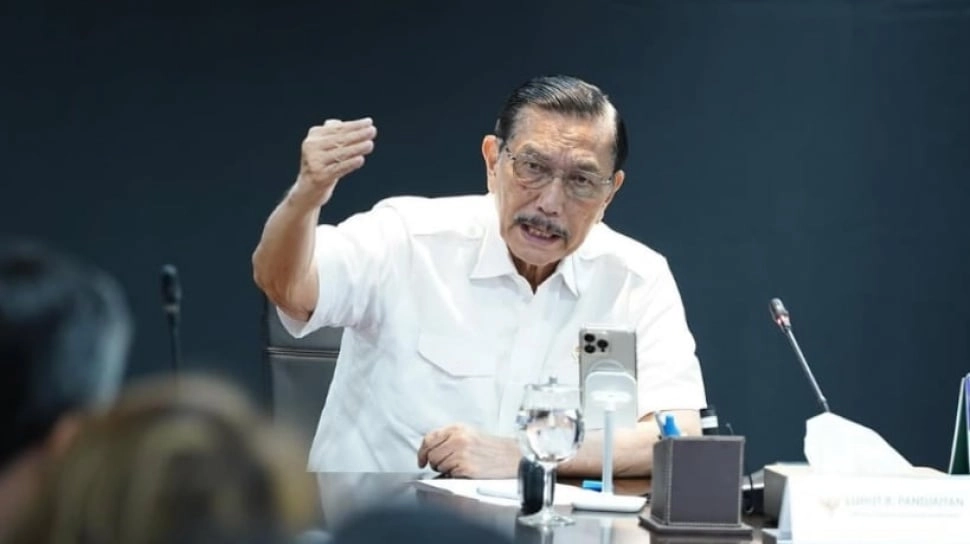 Klaim Sukses di Banyuwangi, Luhut Umumkan Digitalisasi Bansos Diperluas ke 40 Daerah