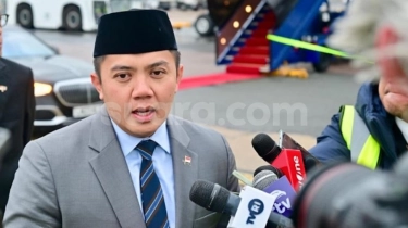 Seskab Teddy Tegaskan Prabowo TIDAK Pakai Dua Pesawat Kepresidenan Saat ke Luar Negeri
