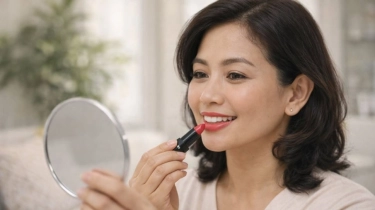 Umur 40 Cocoknya Pakai Lipstik Warna Apa? Ini 7 Pilihan yang Bikin Awet Muda dan Fresh