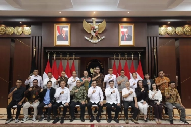 Ajak Pemred Media Nasional Dialog, Menko Polkam Djamari Chaniago Pastikan Pemerintah Siap Dikritik