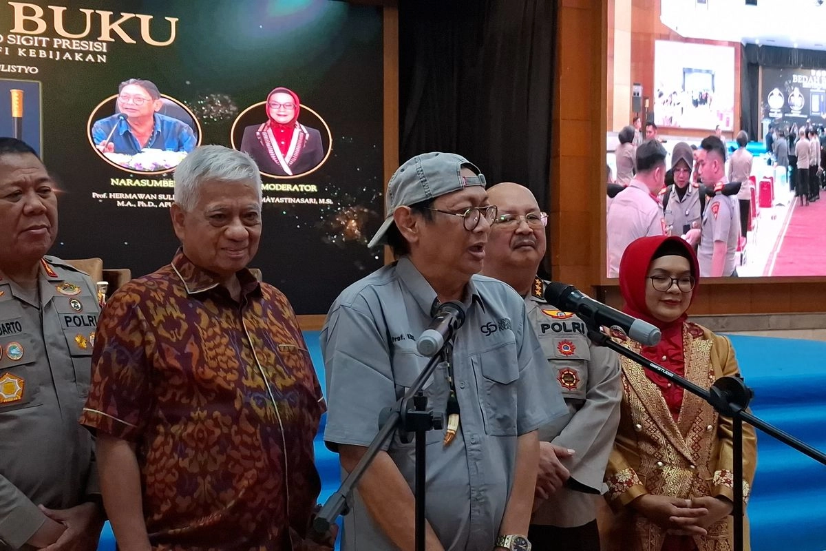 Buku “Alter Ego Listyo Sigit Presisi” Ungkap Dilema Kapolri Saat Tangani Kasus Sambo