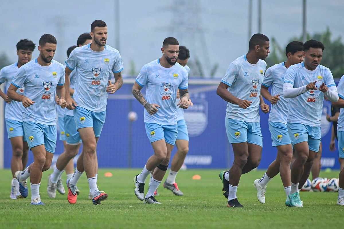 Jawaban Hodak Perihal Geliat Persib Jelang Penutupan Bursa Transfer Super League