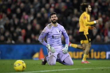 Kontrak Alisson Hampir Habis, Liverpool Bidik Penjaga Gawang Sunderland