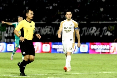 Kritik Tavares terhadap Kinerja Wasit di Laga Persebaya Vs Dewa United