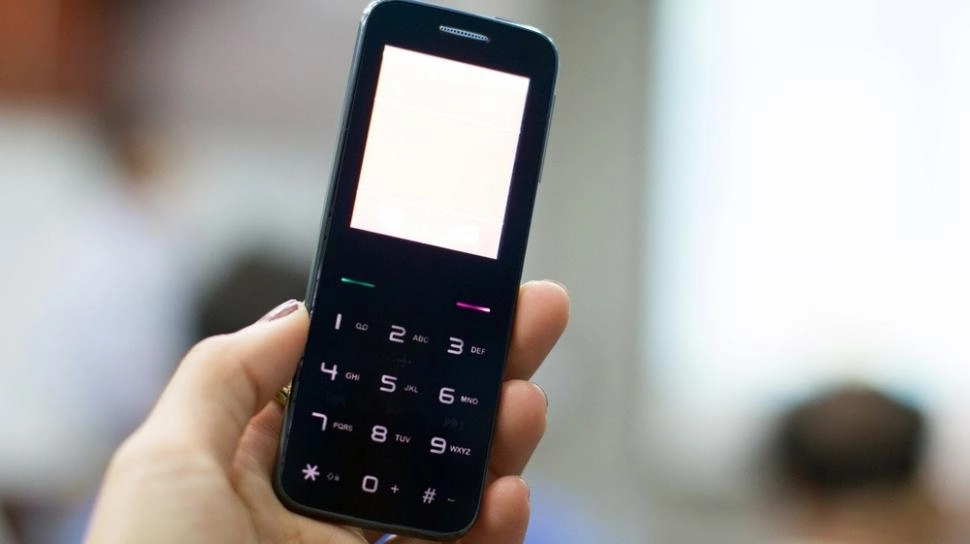 Registrasi SIM Card Pakai Biometrik, Nasib Pengguna HP Jadul Dipertanyakan