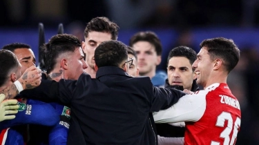 Salah Strategi Liam Rosenior, Main Terbuka Lawan Arsenal Malah Gagal ke Final Carabao Cup