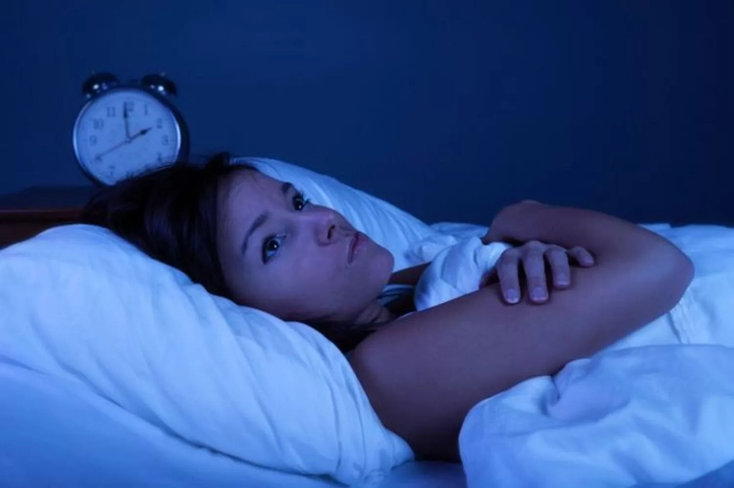 6 Bahan Alami Bantu Tidur Cepat dan Nyenyak Sepanjang Malam, Solusi Insomnia Tanpa Obat Kimia