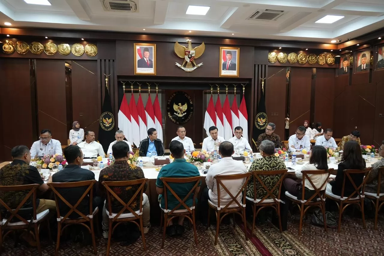 Menko Polkam Djamari Chaniago Ajak Media Nasional Bersinergi Lawan Hoaks dan Perkuat Ketahanan Nasional