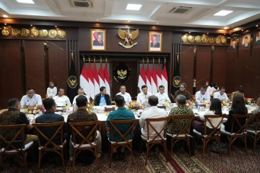 Menko Polkam Djamari Chaniago Ajak Media Nasional Bersinergi Lawan Hoaks dan Perkuat Ketahanan Nasional